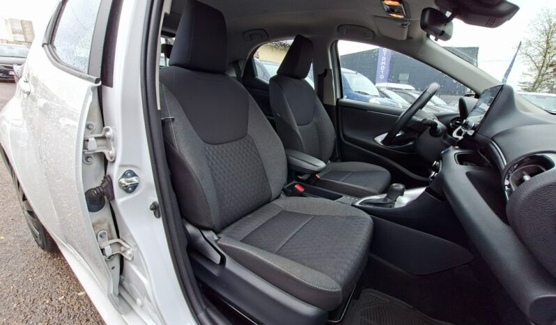 Toyota Yaris | FWD (przód) | Automatyczna | 116 KM | Biały full
