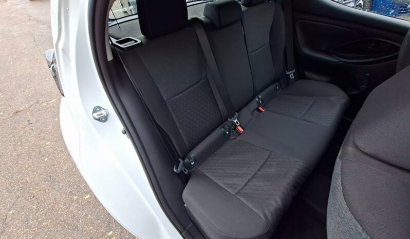 Toyota Yaris | FWD (przód) | Automatyczna | 116 KM | Biały full