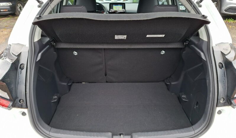 Toyota Yaris | FWD (przód) | Automatyczna | 116 KM | Biały full
