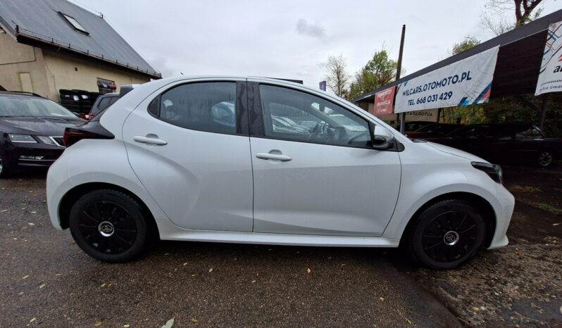 Toyota Yaris | FWD (przód) | Automatyczna | 116 KM | Biały full