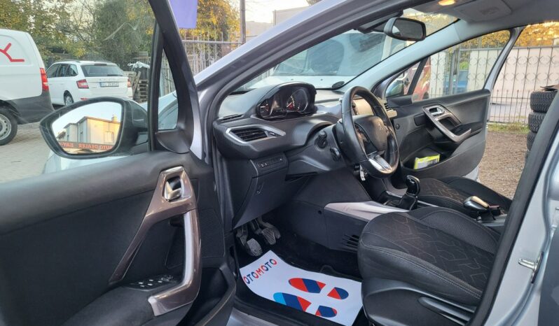Peugeot 2008 | FWD (przód) | Manualna | 82 KM | Szary full