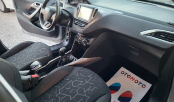 Peugeot 2008 | FWD (przód) | Manualna | 82 KM | Szary full