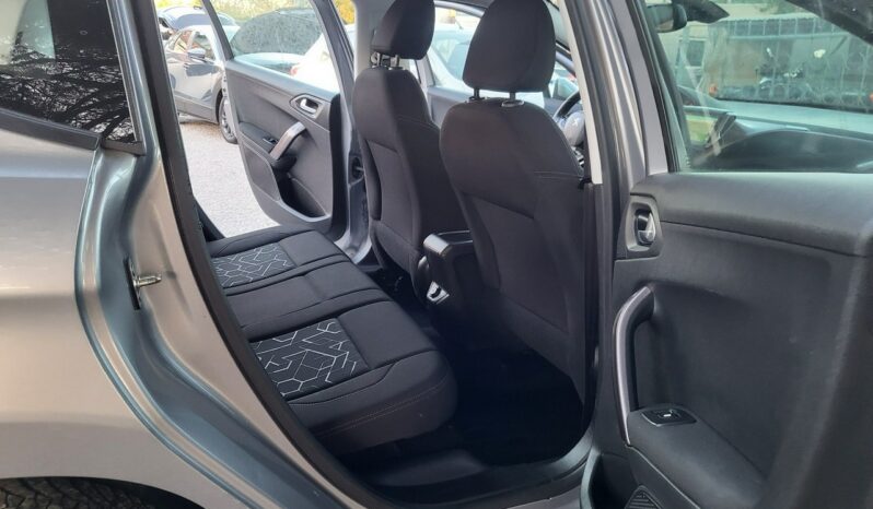 Peugeot 2008 | FWD (przód) | Manualna | 82 KM | Szary full