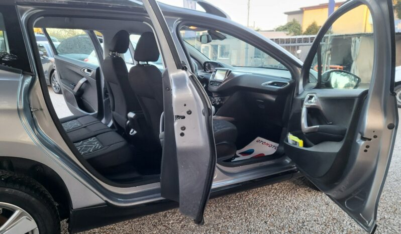 Peugeot 2008 | FWD (przód) | Manualna | 82 KM | Szary full