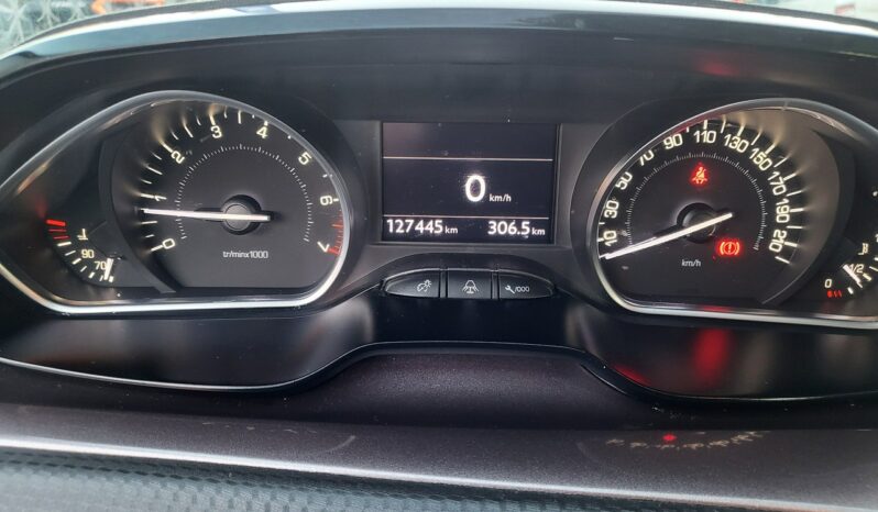 Peugeot 2008 | FWD (przód) | Manualna | 82 KM | Szary full