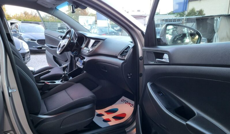 Hyundai Tucson | FWD (przód) | Manualna | 132 KM | Złoty full