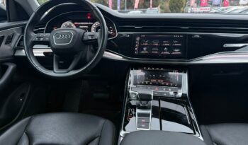 Audi Q8 | 4×4 (stały) | Automatyczna | 231 KM | Czarny full