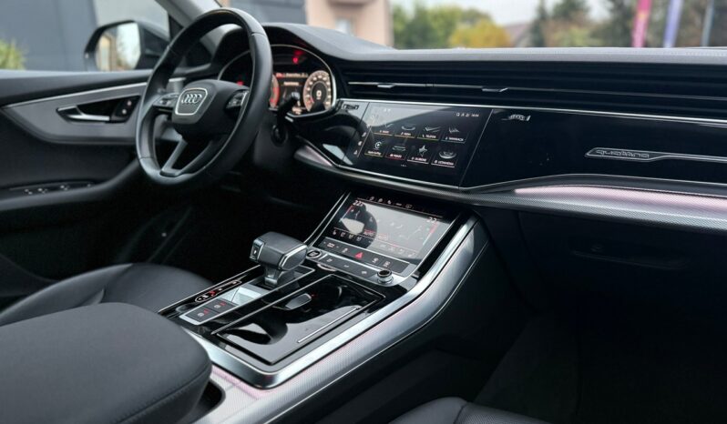 Audi Q8 | 4×4 (stały) | Automatyczna | 231 KM | Czarny full