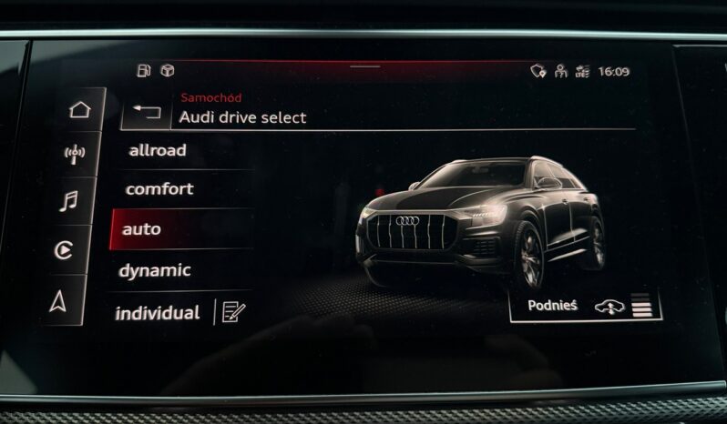 Audi Q8 | 4×4 (stały) | Automatyczna | 231 KM | Czarny full