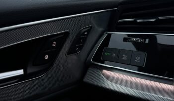 Audi Q8 | 4×4 (stały) | Automatyczna | 231 KM | Czarny full