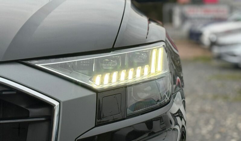 Audi Q8 | 4×4 (stały) | Automatyczna | 231 KM | Czarny full
