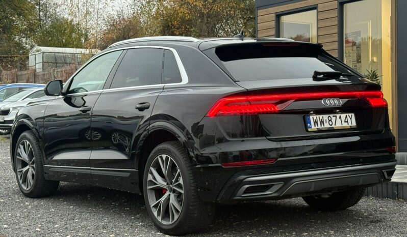 Audi Q8 | 4×4 (stały) | Automatyczna | 231 KM | Czarny full