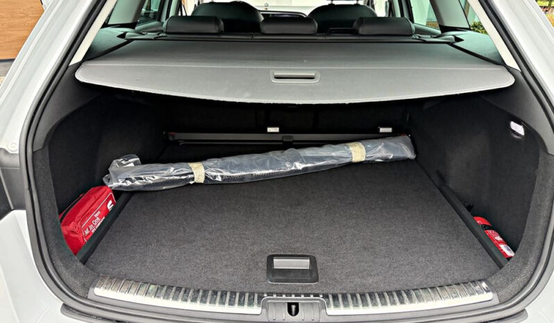 Seat Leon | FWD (przód) | Automatyczna | 115 KM | Biały full