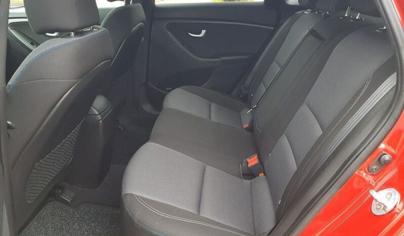 Hyundai i30 | FWD (przód) | Manualna | 135 KM | Bordowy full