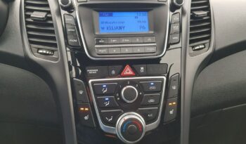 Hyundai i30 | FWD (przód) | Manualna | 135 KM | Bordowy full