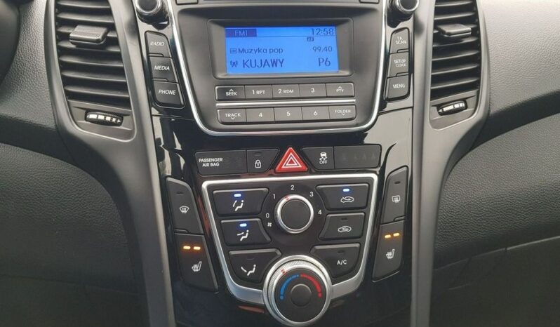 Hyundai i30 | FWD (przód) | Manualna | 135 KM | Bordowy full