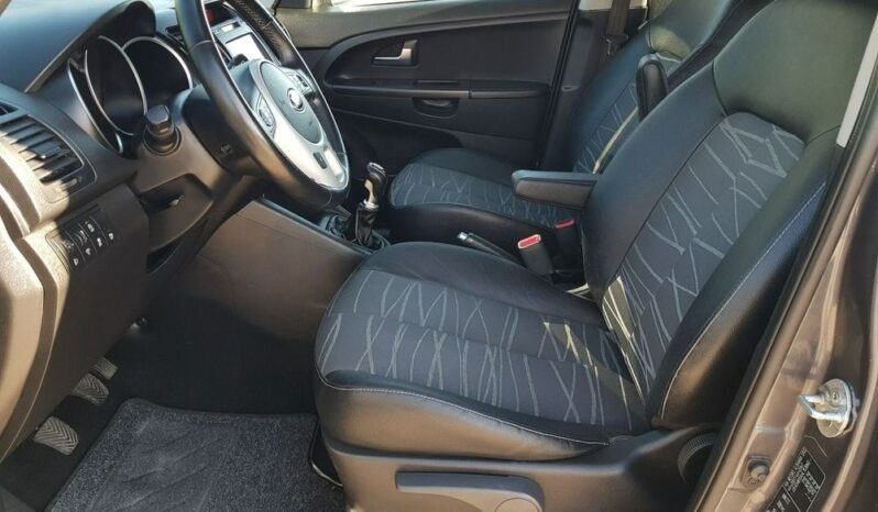 Kia Venga | FWD (przód) | Manualna | 90 KM | Szary full