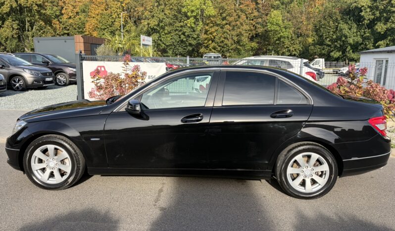 Mercedes-Benz  | RWD (tył) | Manualna | 155 KM | Czarny full
