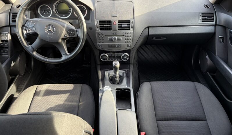 Mercedes-Benz  | RWD (tył) | Manualna | 155 KM | Czarny full